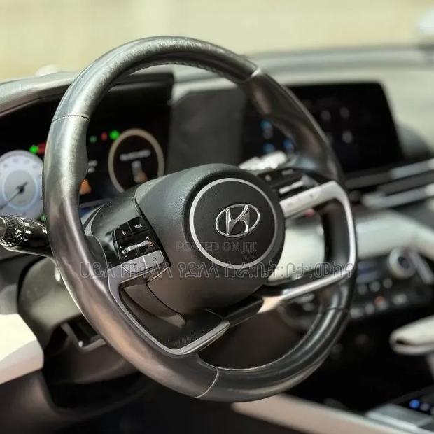 Hyundai Avante 2023 Gray