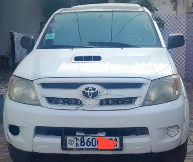 Toyota Hilux 2007 White