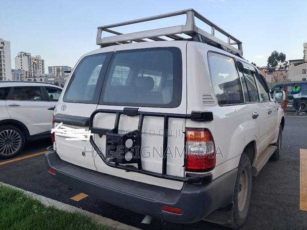 Toyota Land Cruiser 2008 White