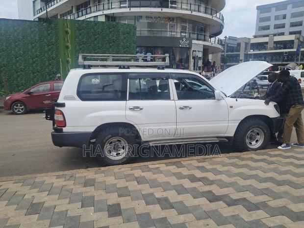 Toyota Land Cruiser 2008 White