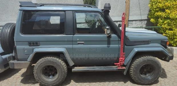 Toyota Land Cruiser 1999