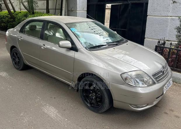 Toyota Corolla 2003 Gold