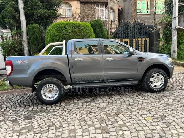 Ford Ranger 2015 Gray