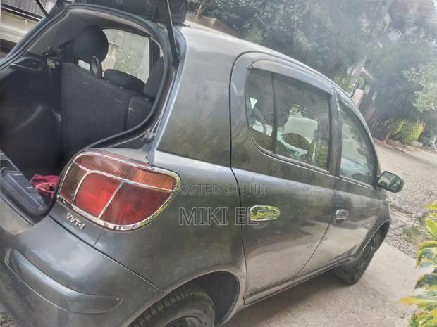 Toyota Vitz 1.3 AWD 5dr 2005 Gray