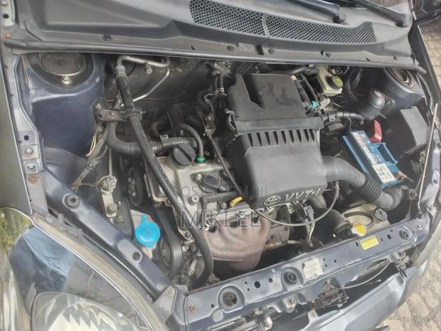 Toyota Vitz 1.3 AWD 5dr 2005 Gray