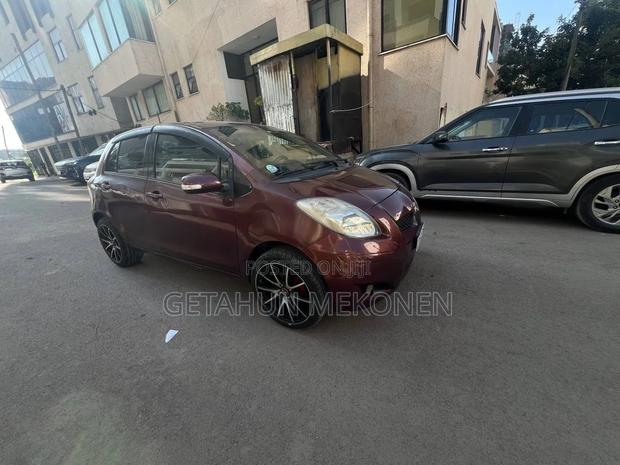 Toyota Yaris 2010 Burgundy