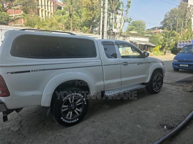 Toyota Hilux 2011
