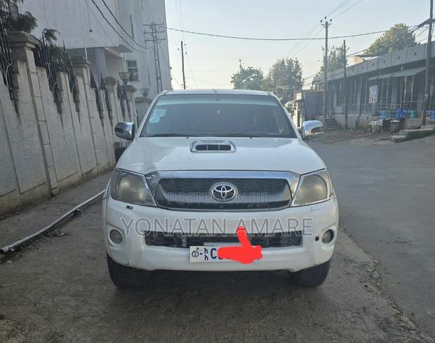 Toyota Hilux 2011