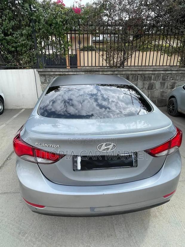 Hyundai Elantra 2014 Silver