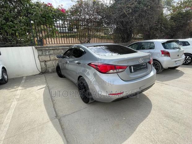 Hyundai Elantra 2014 Silver