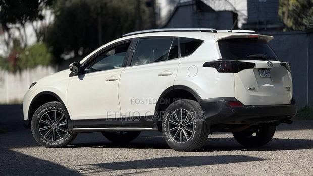Toyota RAV4 2013 White