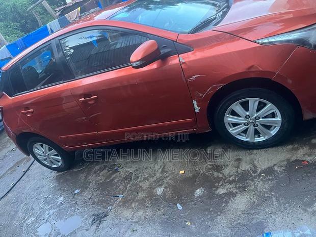 Toyota Yaris 2018 Red