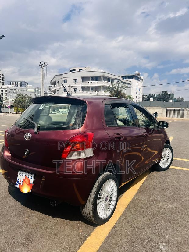 Toyota Yaris 2010 Burgundy