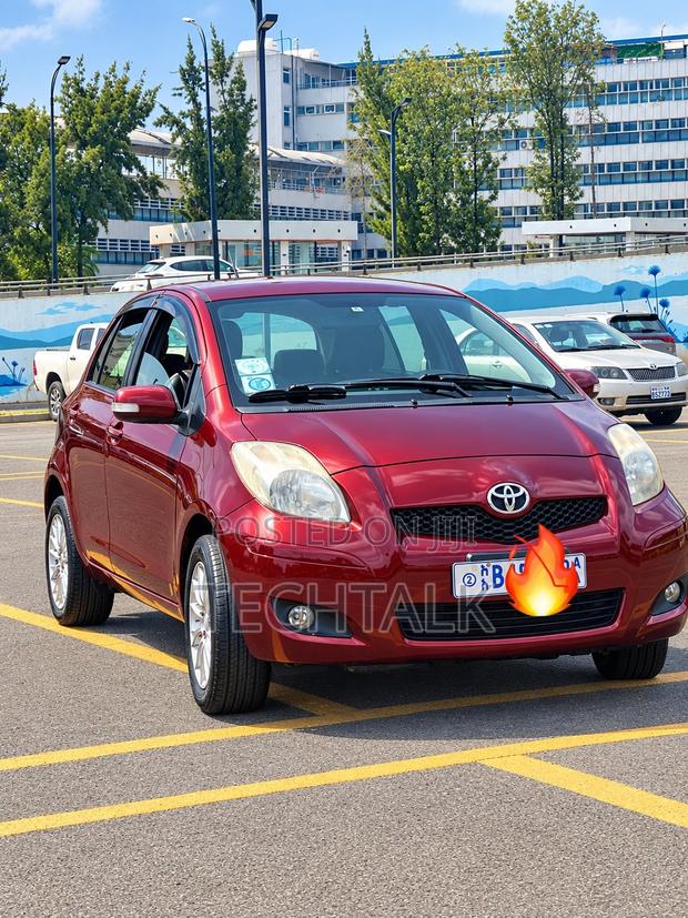 Toyota Yaris 2010 Burgundy