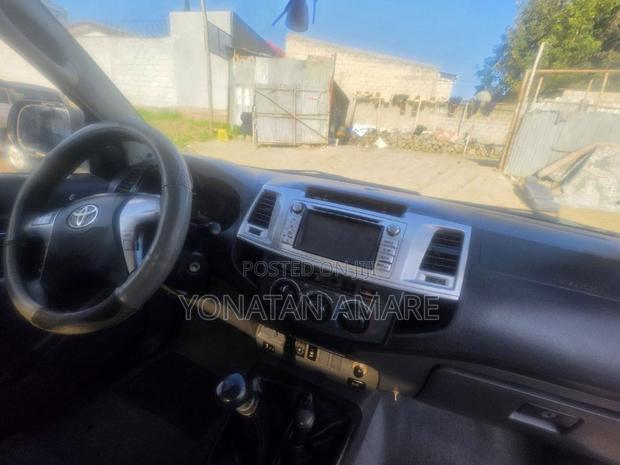 Toyota Hilux 2012