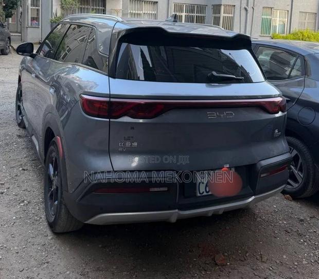 BYD Yuan Up 2024 Gray