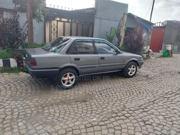 Toyota Corolla Liftback 1999 Gray