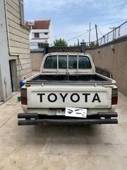 Toyota Hilux 2000 White for sale