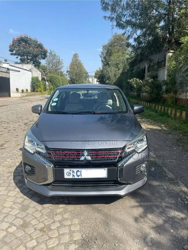 Mitsubishi Attrage 2022 Gray