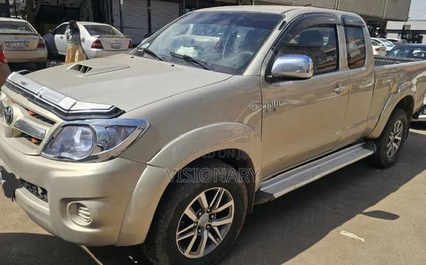 Toyota Hilux 2008 Beige