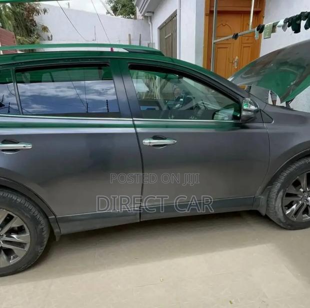 Toyota RAV4 2017 Gray