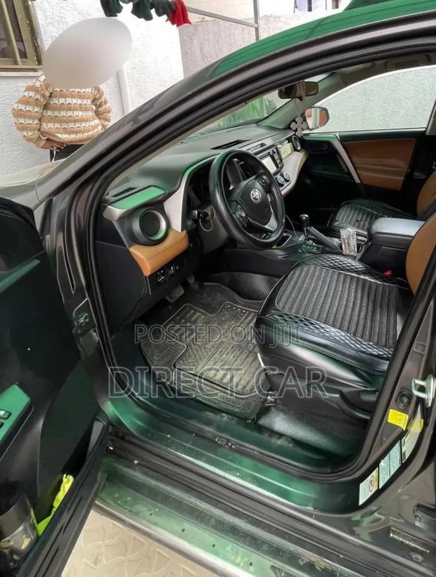 Toyota RAV4 2017 Gray