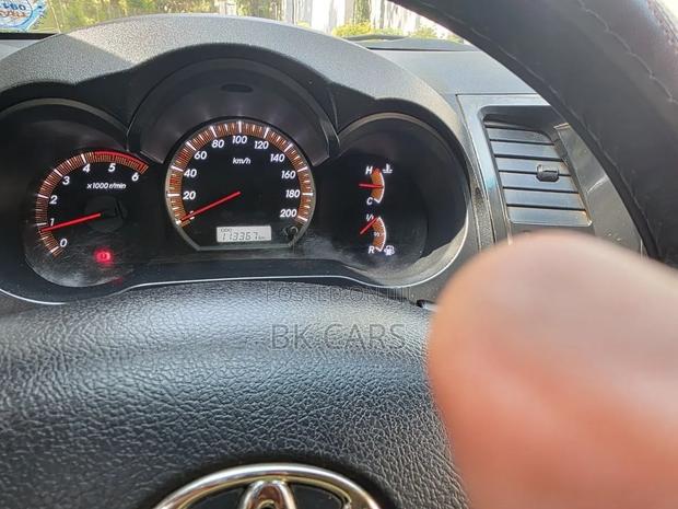 Toyota Hilux 2015 Silver
