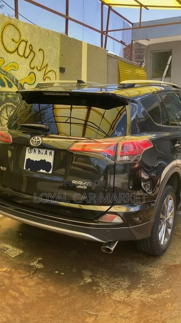 Toyota RAV4 2018 Black