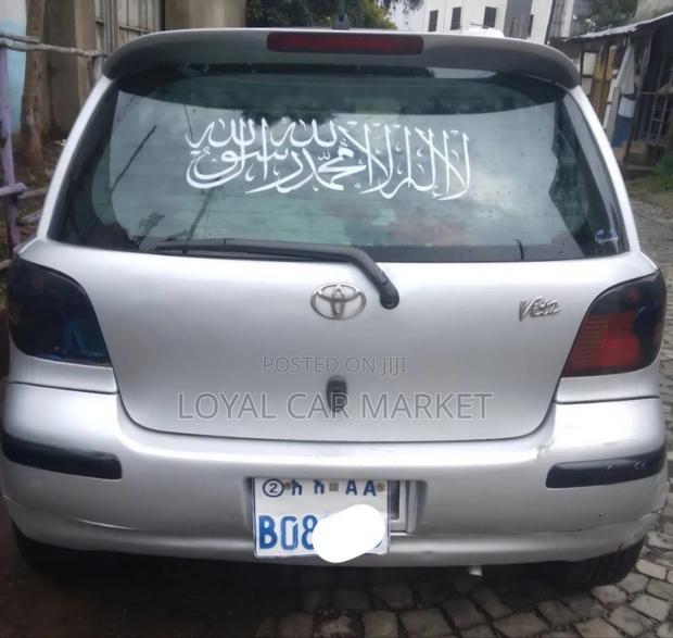 Toyota Vitz 2004 Silver