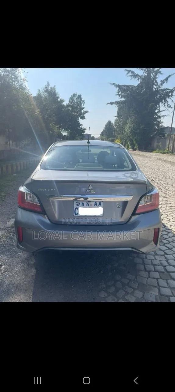 Mitsubishi Attrage 2021 Gray