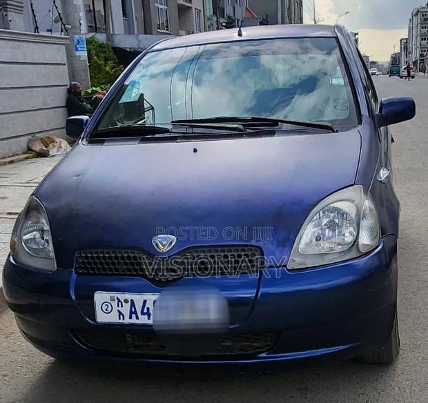 Toyota Vitz 2001 Blue