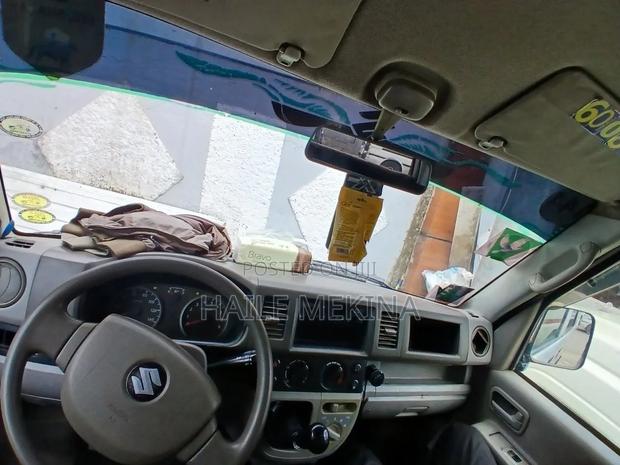 Suzuki Every Wagon 2012 White