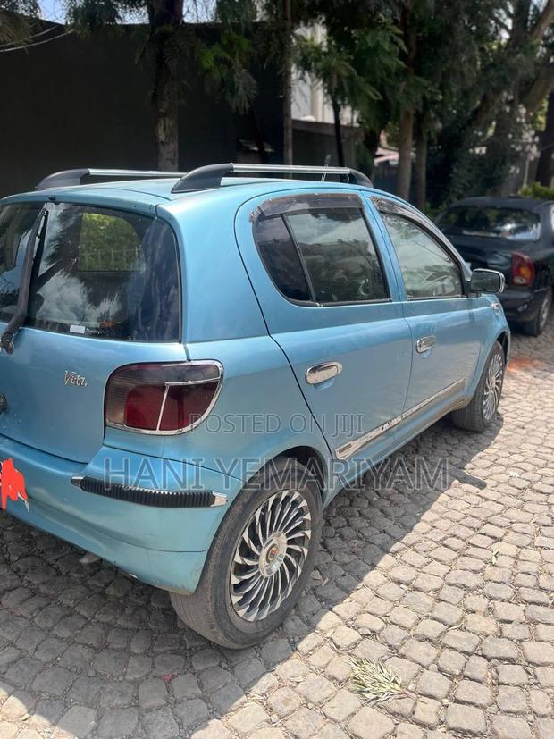 Toyota Vitz 2001 Blue