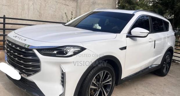 Jetour X70 Plus 2022 Off white