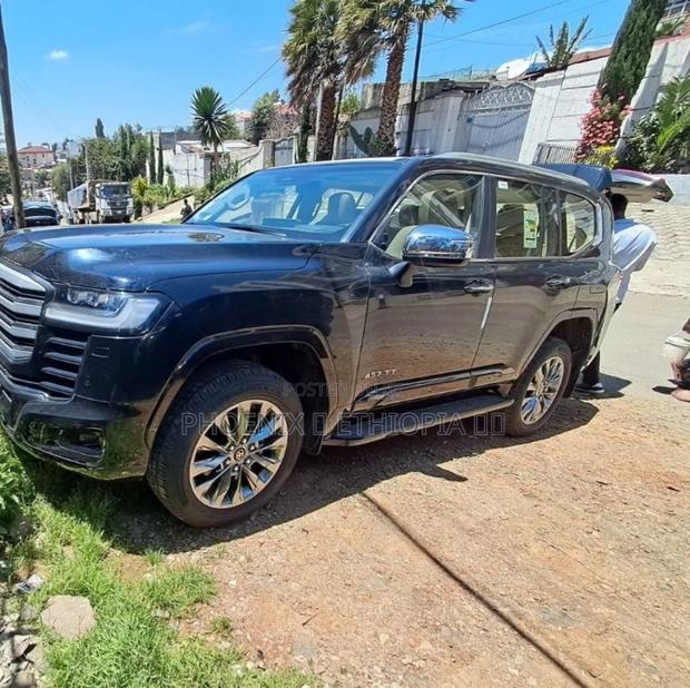 Toyota Land Cruiser 2025 Black