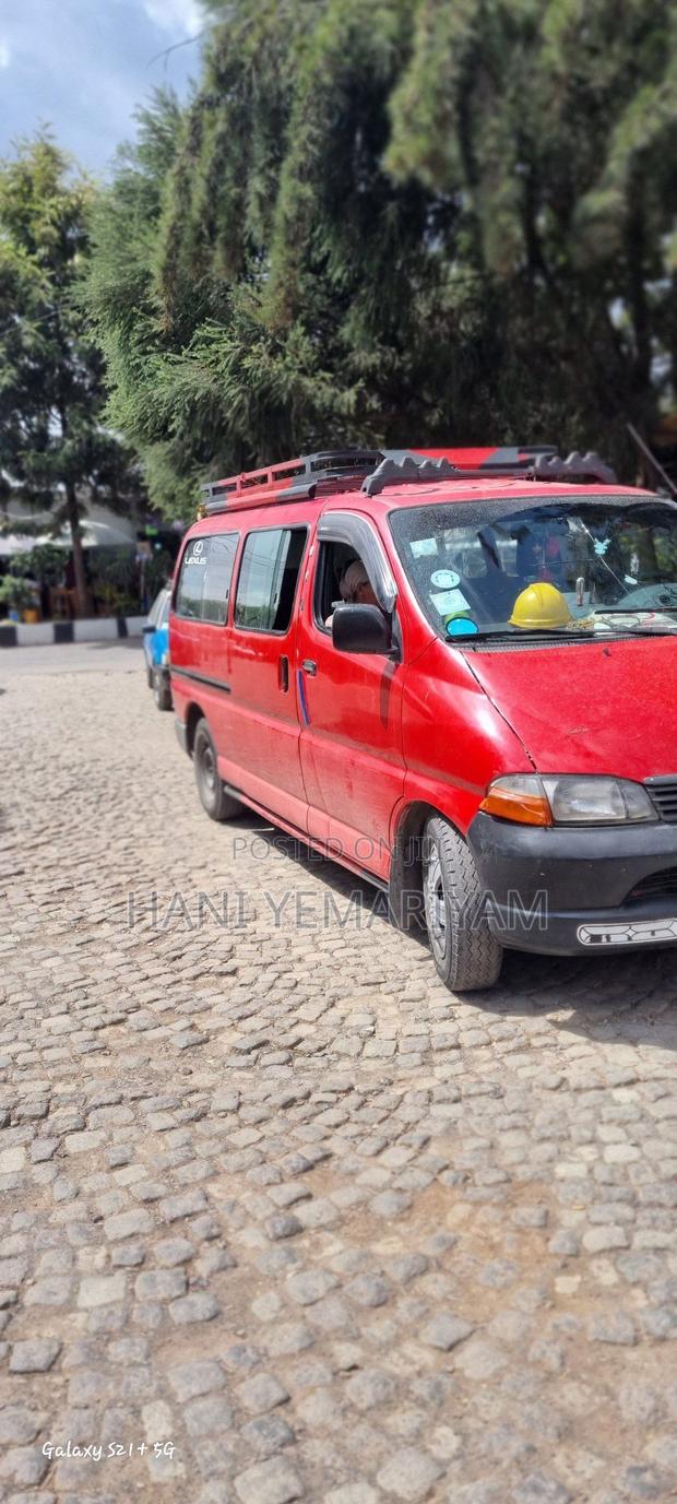 Toyota RAV4 2004 Red