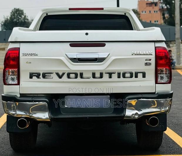 Toyota Hilux 2019 Off white