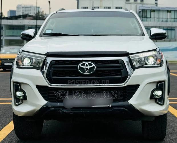 Toyota Hilux 2019 Off white