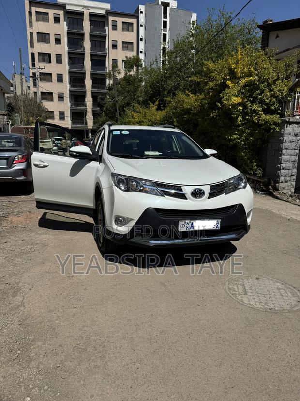 Toyota RAV4 2015 White
