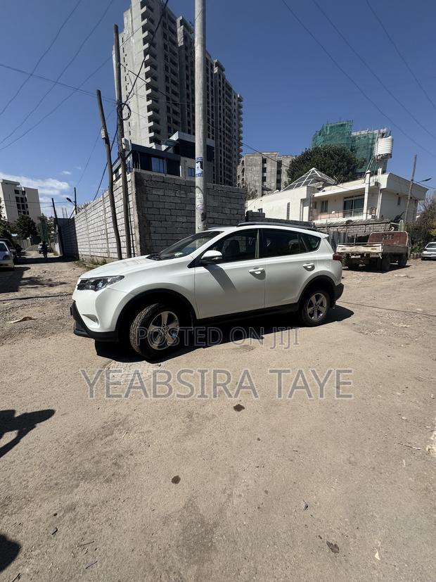 Toyota RAV4 2015 White