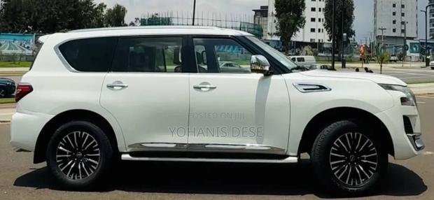 Nissan Patrol 2017 Off white