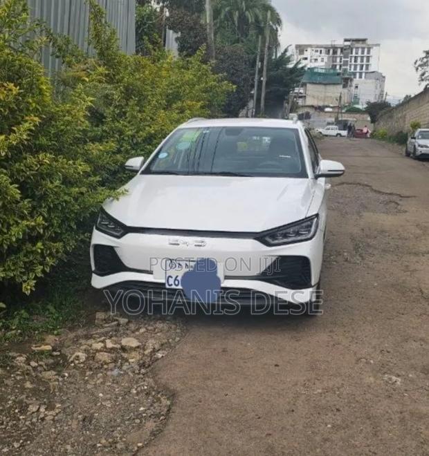 BYD E2 43 kWh 94 hp FWD 2024 White