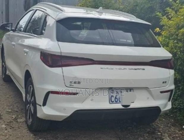 BYD E2 43 kWh 94 hp FWD 2024 White