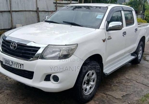 Toyota Hilux 2011 Off white