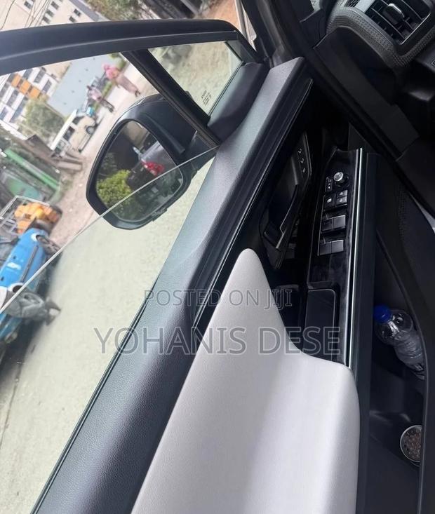 Toyota bZ4X 2023 Gold