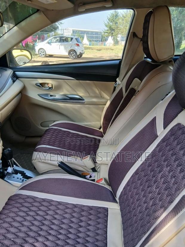 Toyota Yaris 2013 Gray