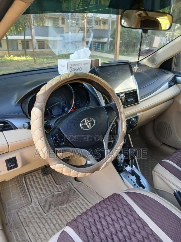 Toyota Yaris 2013 Gray