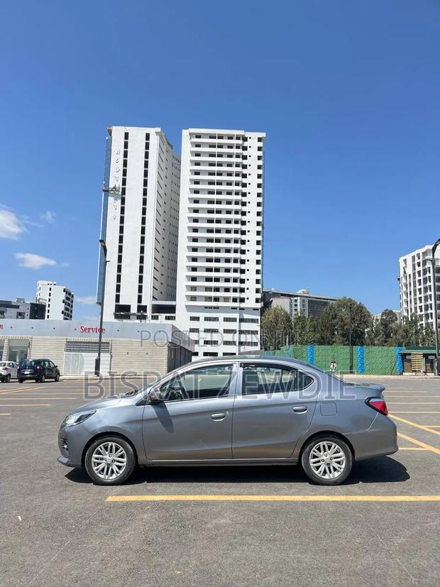Mitsubishi Attrage 2021 Silver