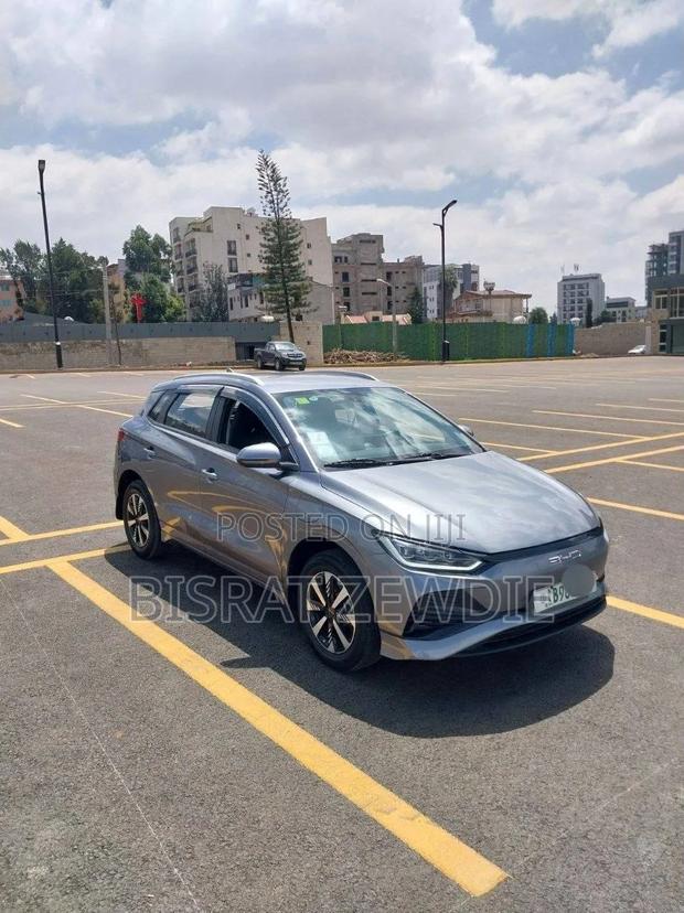 BYD E2 43 kWh 94 hp FWD 2025 Gray