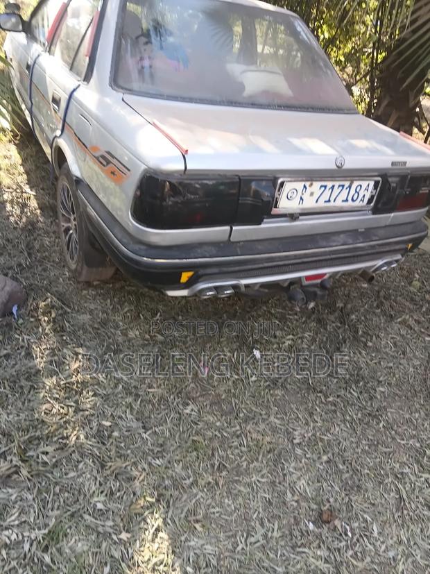 Toyota Corolla 1990 Silver
